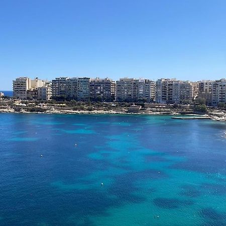 Stunning Beachfront Apartment In St Julians スリーマ エクステリア 写真