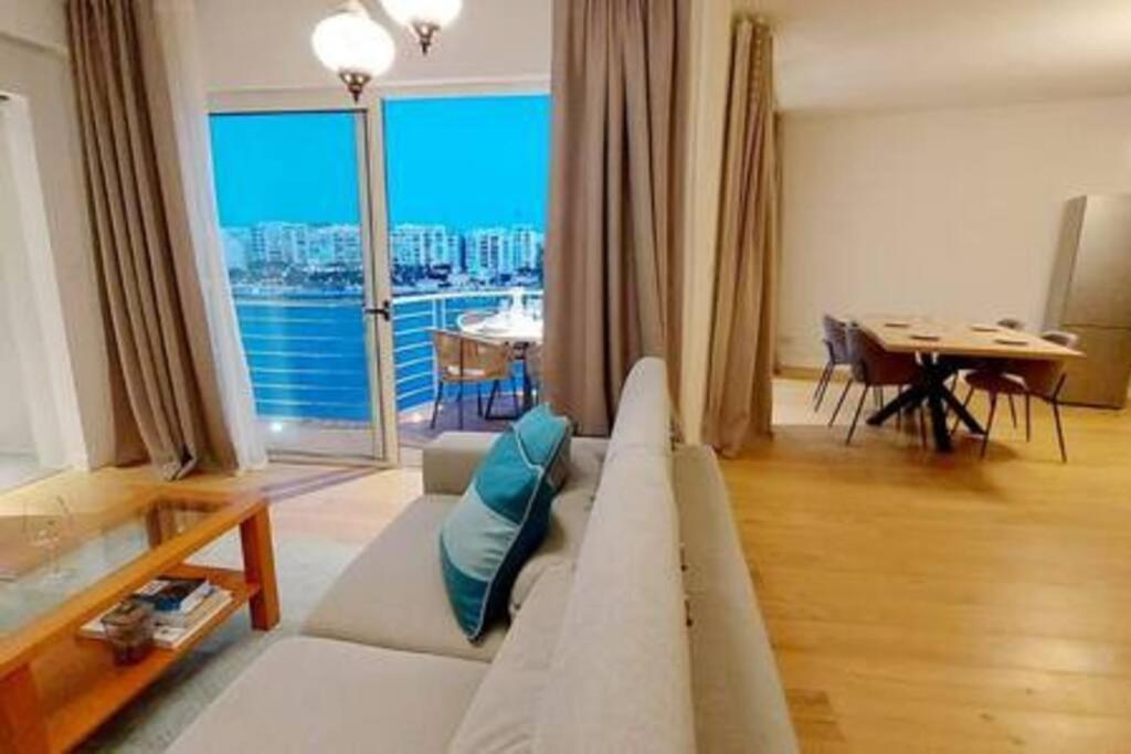 Stunning Beachfront Apartment In St Julians スリーマ エクステリア 写真